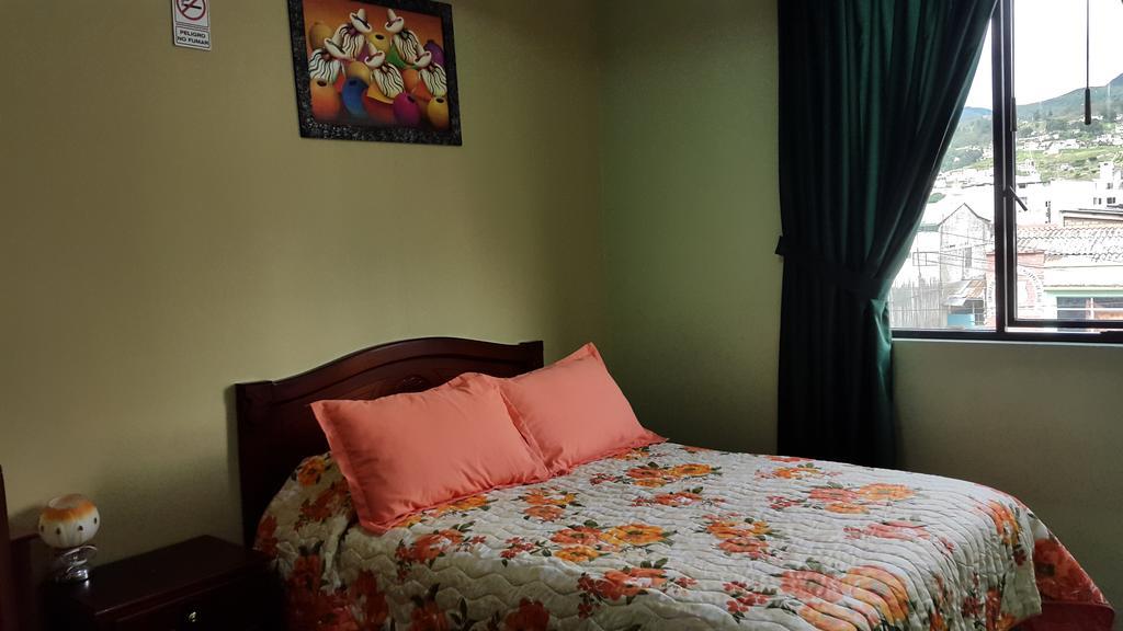 Hostal Los Lirios Loja Eksteriør bilde