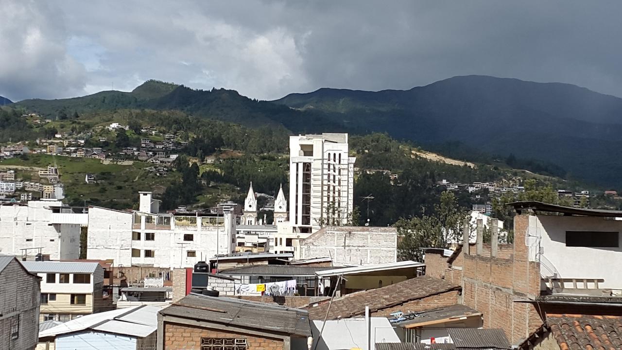 Hostal Los Lirios Loja Eksteriør bilde
